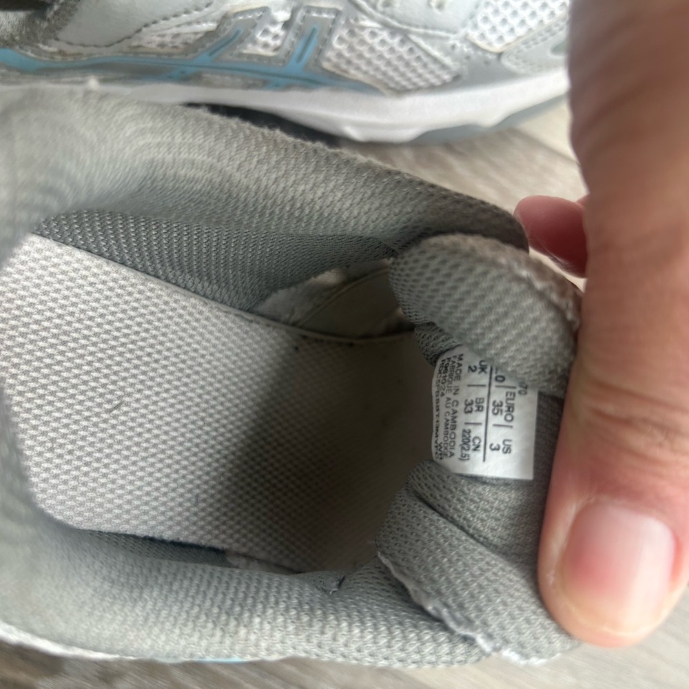 Asics Boys Sneakers in Gray and Light Blue - Picture 11 of 16